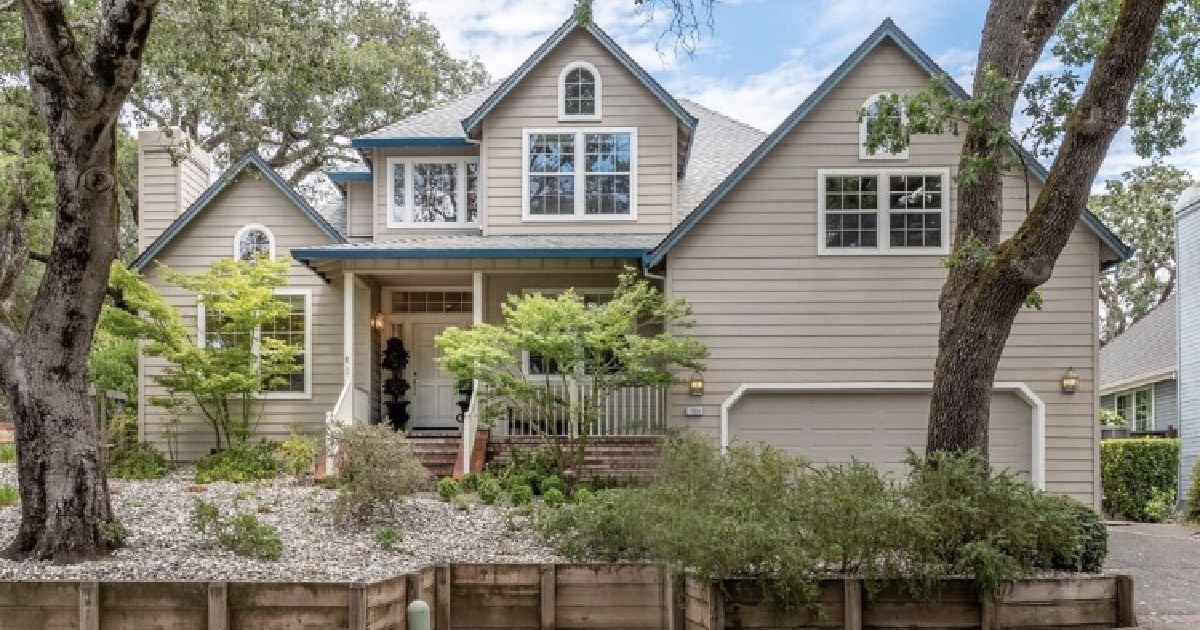 Sober Living vs. Halfway Houses: What’s the Difference?